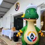 Qué es un dummy inflable y para qué se usa en publicidad 15 muneco dragon en exterior