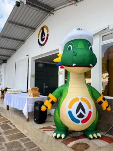 muneco dragon en exterior